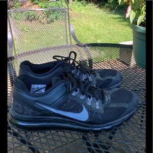 Black Nike Airmax sneakers